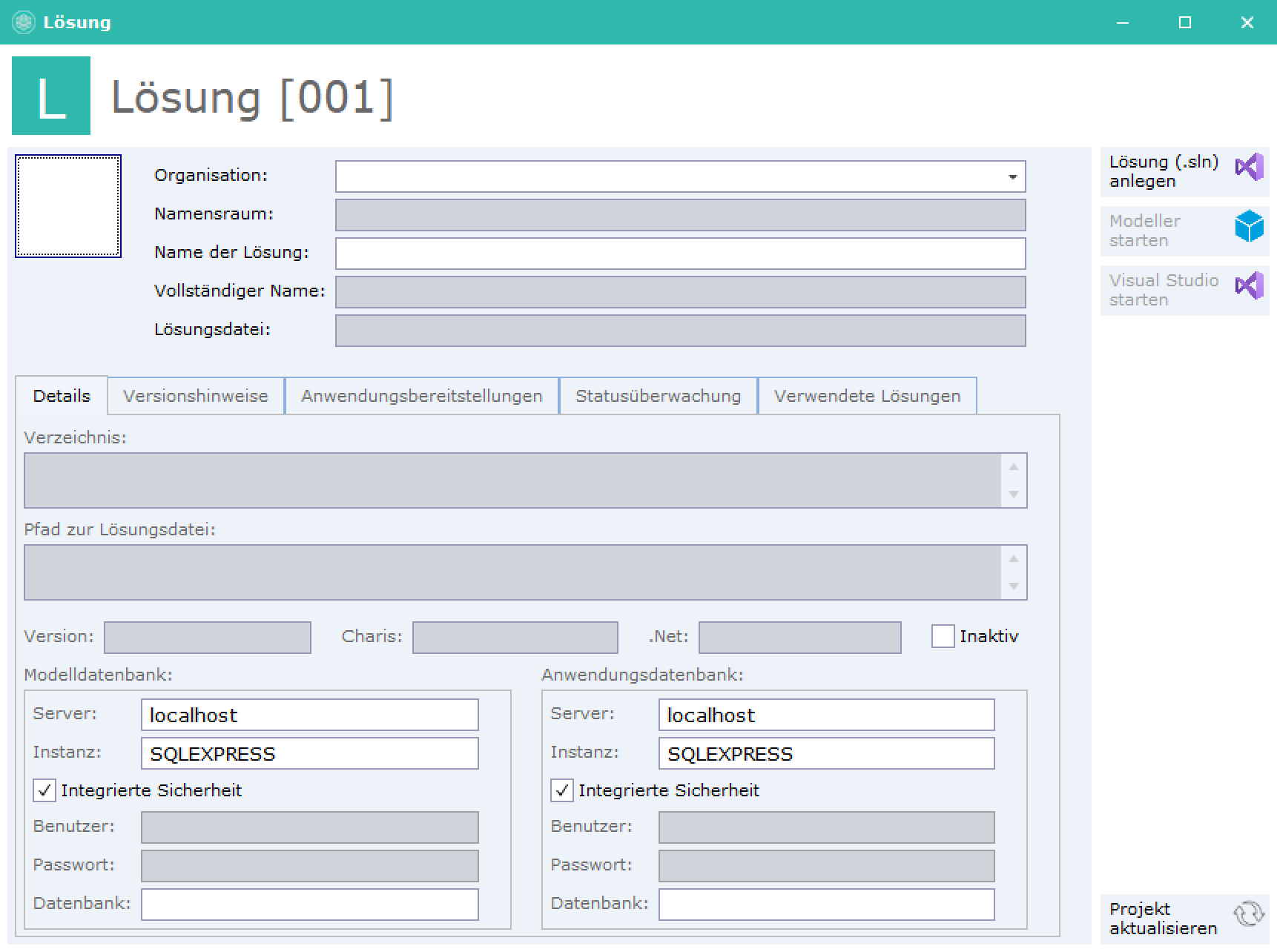 Leeres Formular Lösung [001] mit Organisation, Namensraum, Name der Lösung, Vollständiger Name, Lösungsdatei, den Reitern Details, Versionshinweise, Anwendungsbereitstellungen, Statusüberwachung, Verwendete Lösungen sowie den Bereichen Modelldatenbank und Anwendungsdatenbank, beide mit localhost und SQLEXPRESS vorbelegt.